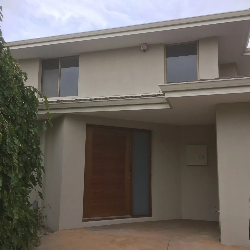 How to Tell If Your Home Needs Repainting: 6 Warning Signs